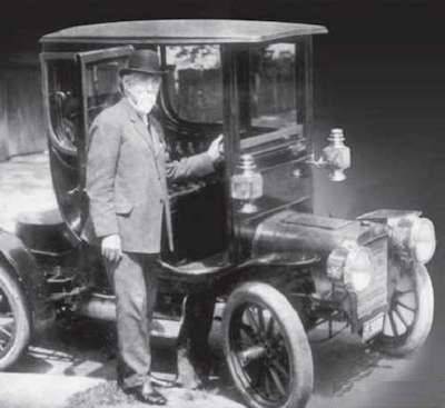 Henry Leland with his 1906 Model H